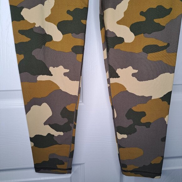 Offline by Aerie Brown Camo Camouflage Leggings Size Medium - Picture 6 of 7